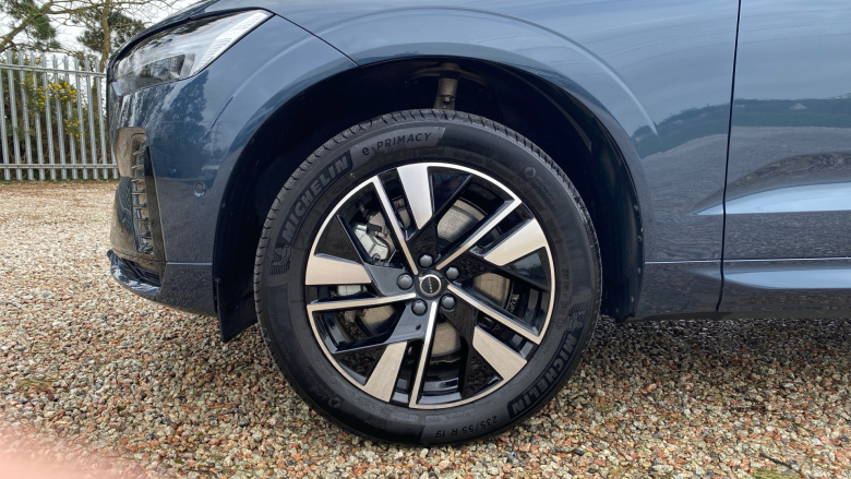 Volvo XC60 2.0 B5P Plus Dark 5dr AWD Geartronic Petrol Estate